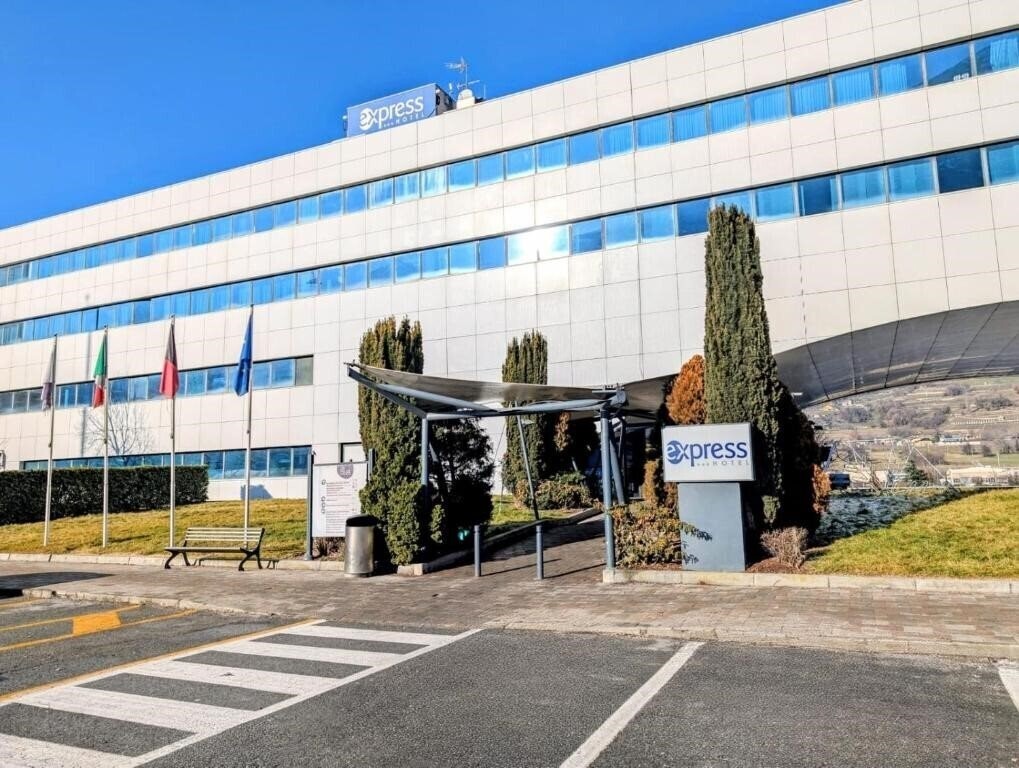 Готель Express Aosta East 3*