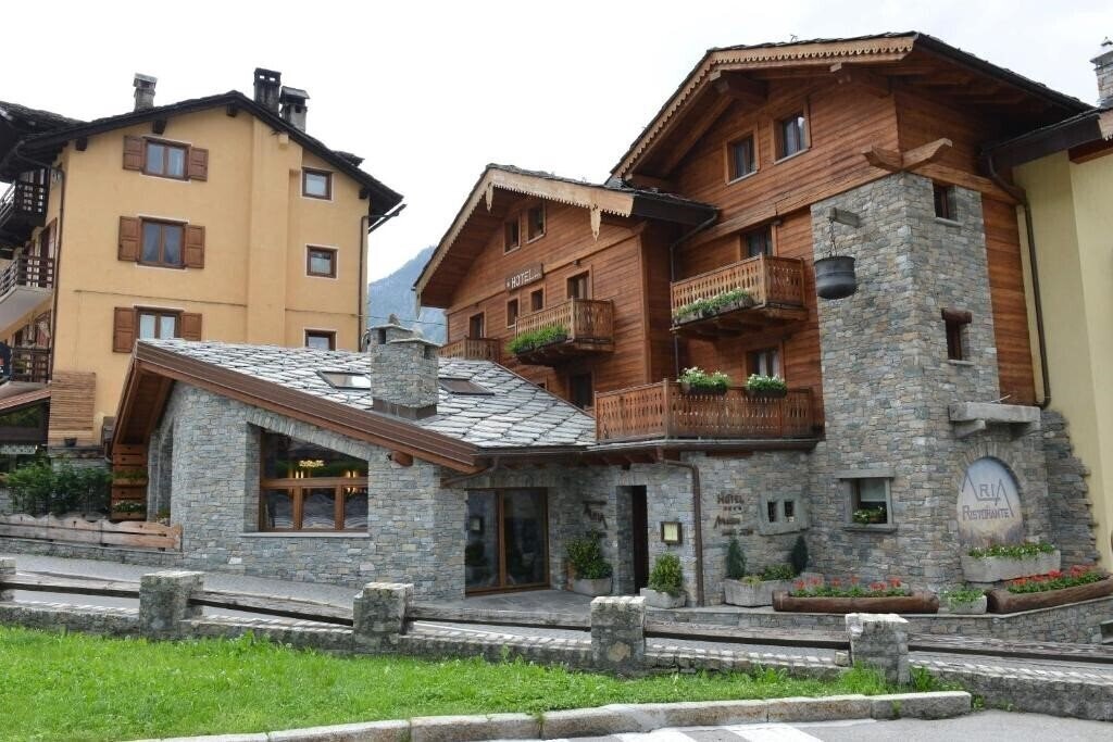 Отель Maison Saint Jean 4*