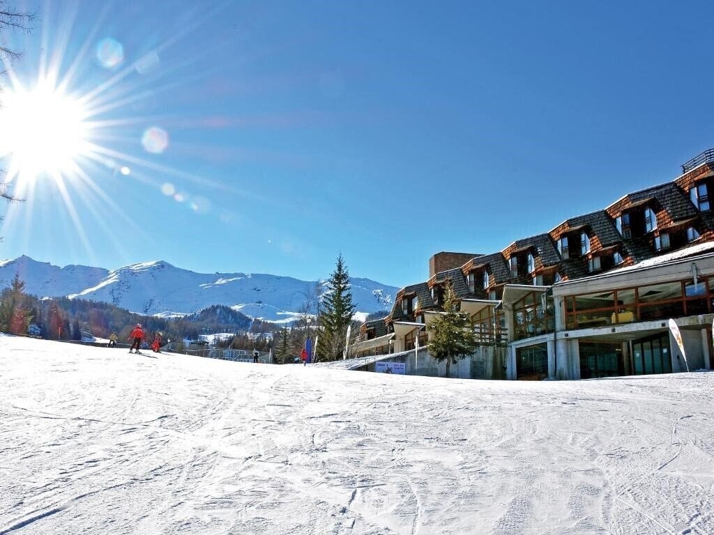 Отель Club Valtur Pila 3*