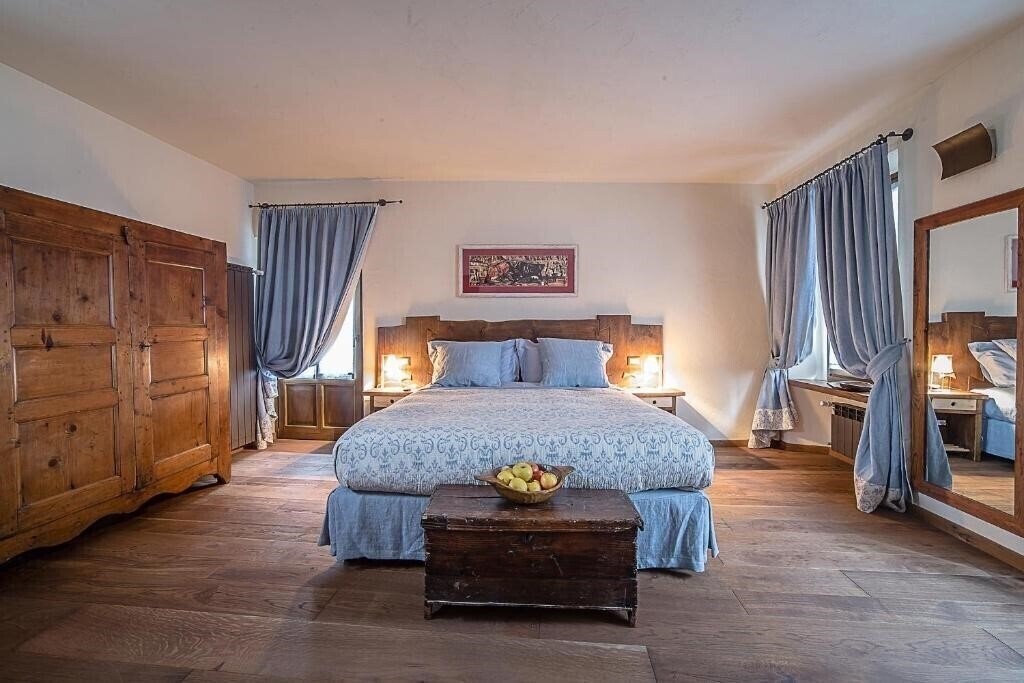 Готель Domus Antica Aosta 4*