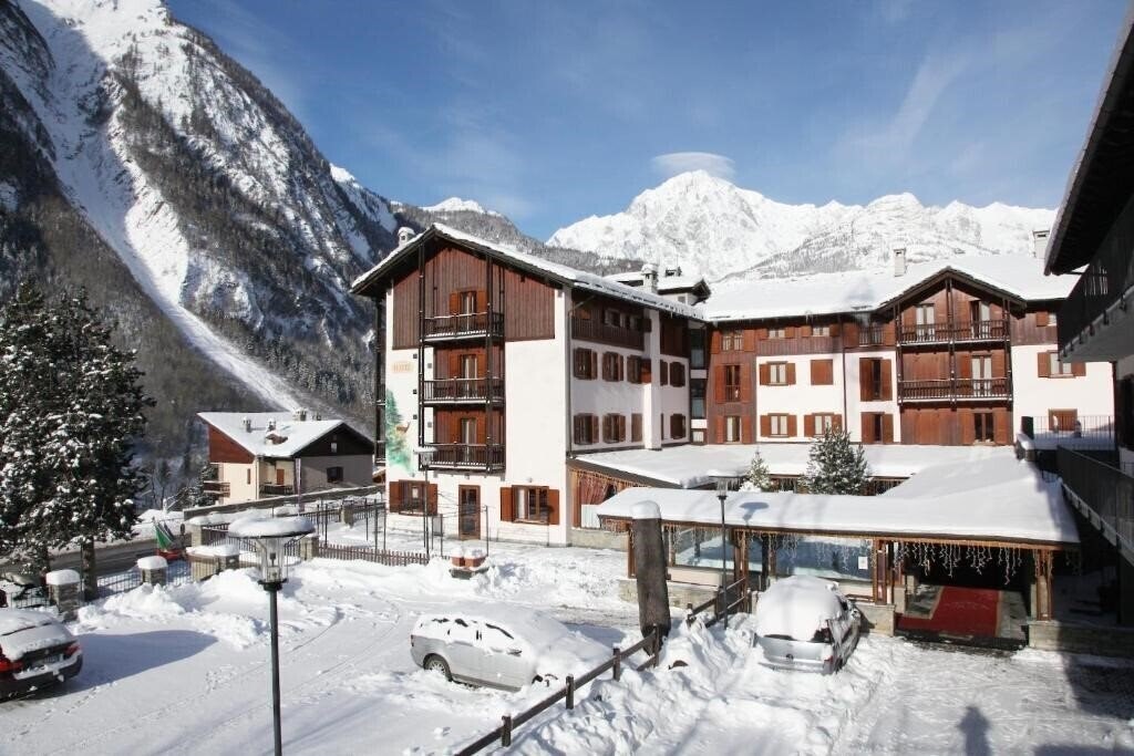 Готель Hotel Alpechiara 4*