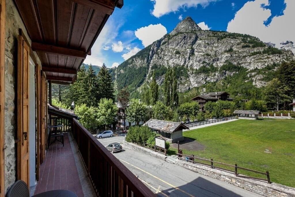 Зображення Hotel Lo Scoiattolo Courmayeur 4*