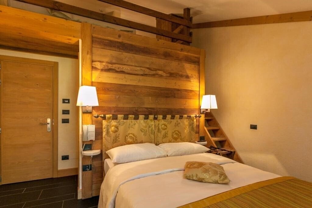 Картинка Hotel Lo Scoiattolo Courmayeur 4*