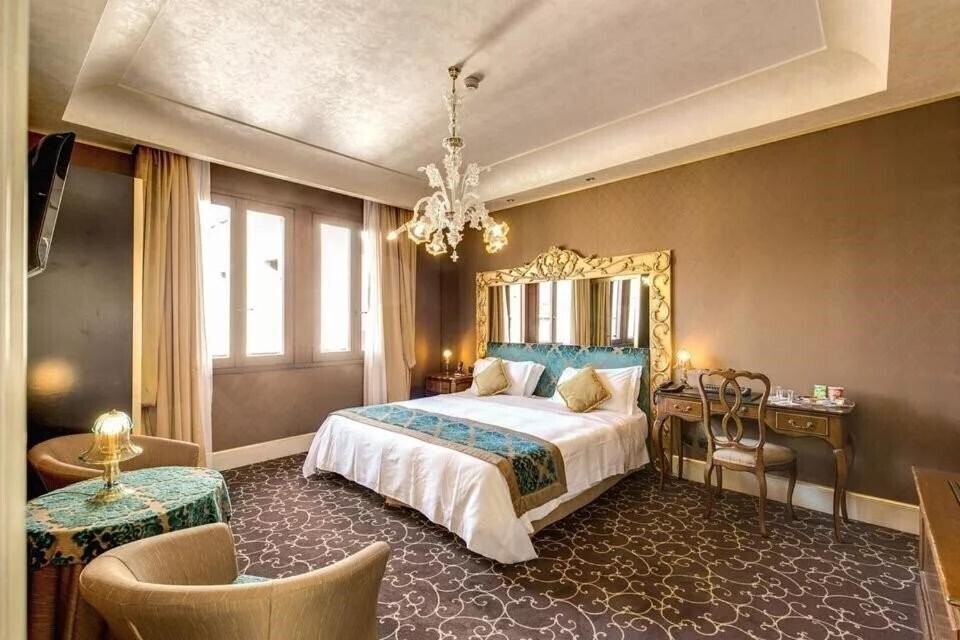 Готель Pesaro Palace 4*