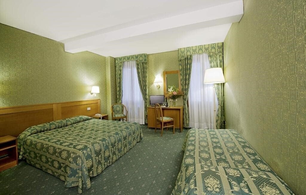 Готель Nazionale Venice 3*
