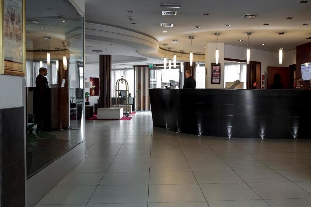 Картинка Holiday Smart Hotel 4*