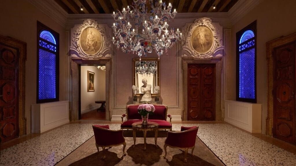 Отель Palazzo Giovanelli & Gran Canal 4*