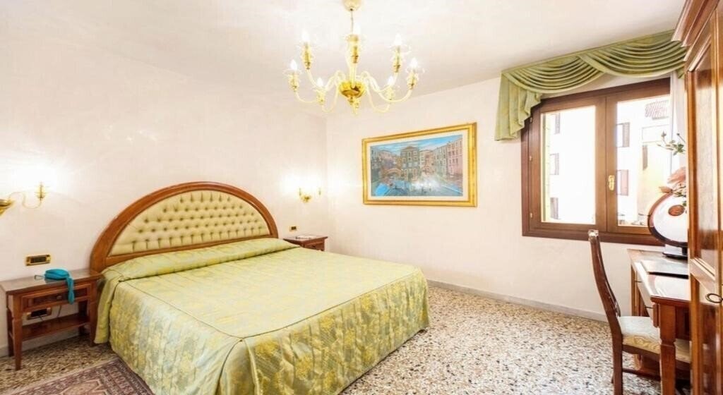 Отель Antica Casa Carettoni 3*
