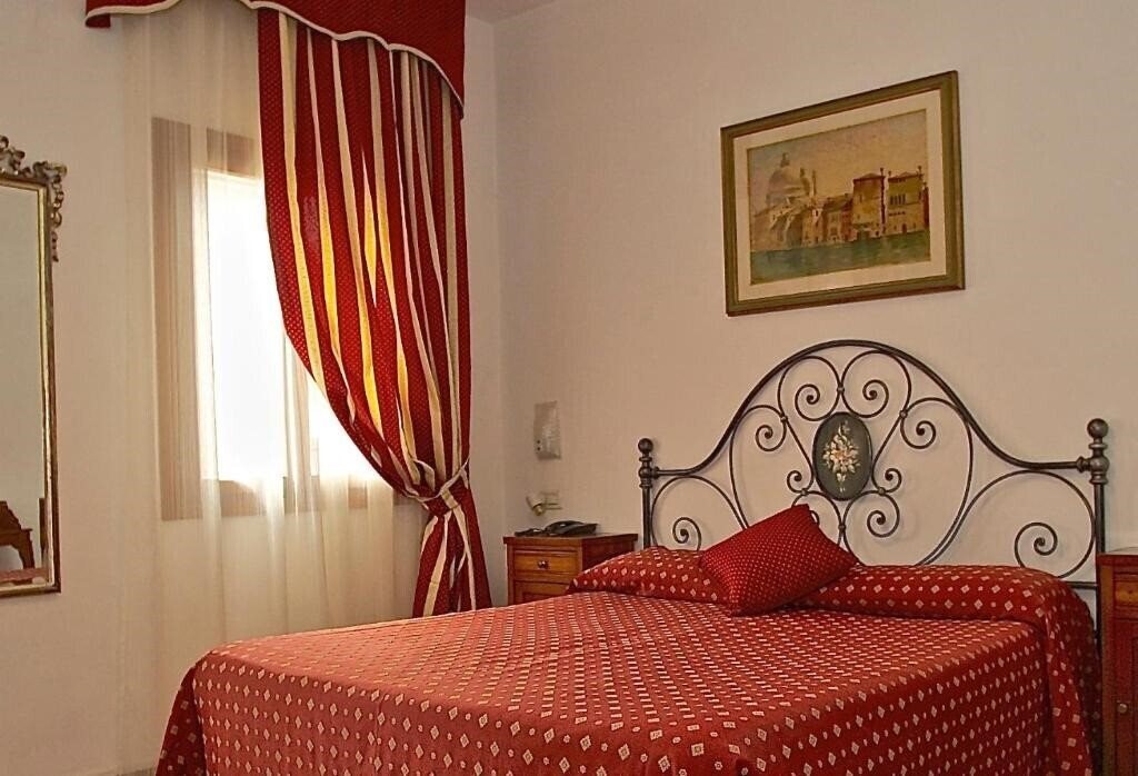 Готель Fontana Hotel 3*
