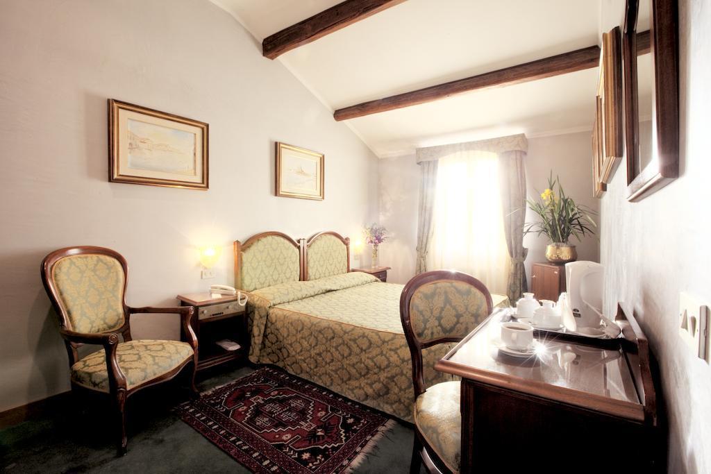 Зображення Pausania 3*