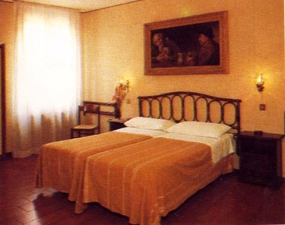 Картинка Canada Hotel (Centre) 2*