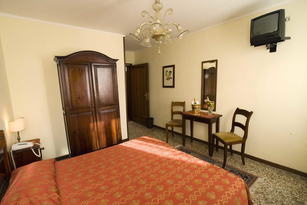 Фотографія Tivoli 2*