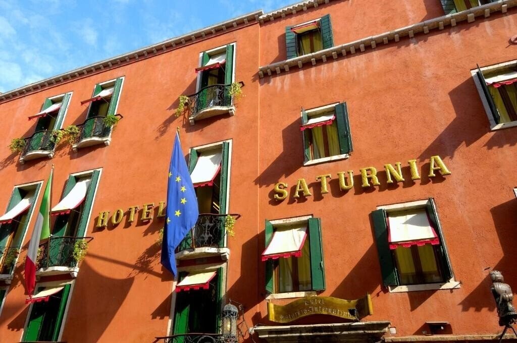 Готель Hotel Saturnia & International 4*