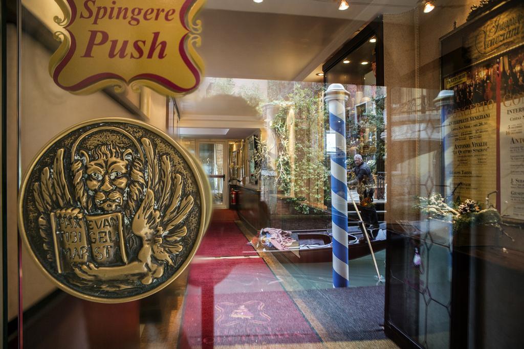 Отель Colombina 4*