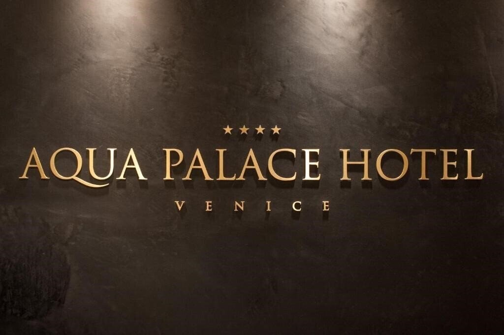 Отель Aqua Palace 4*