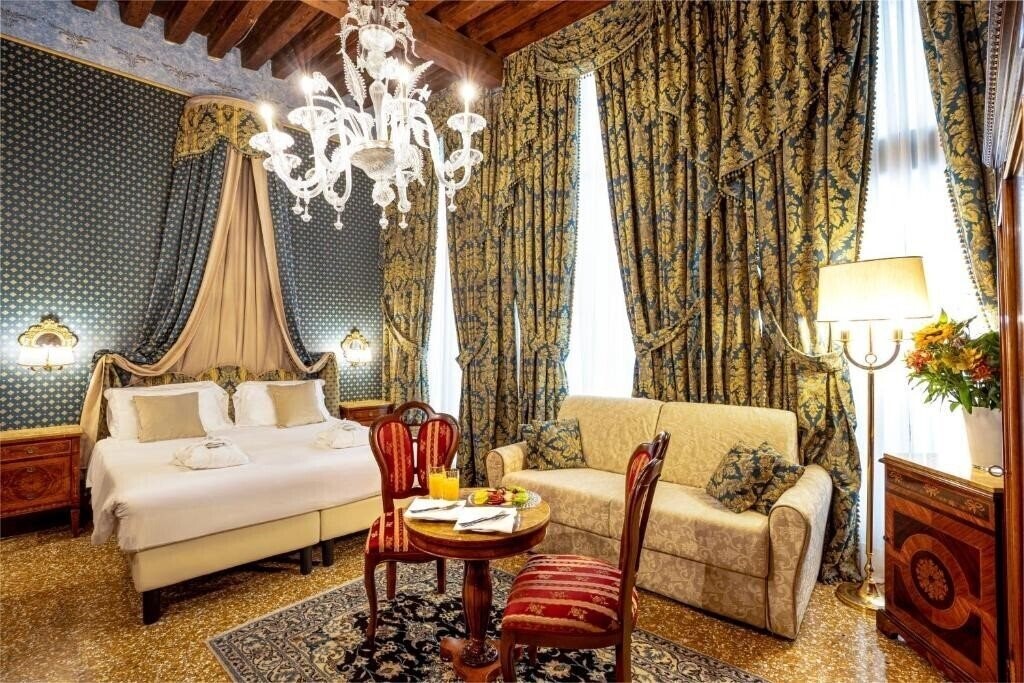Фото Hotel Al Ponte Dei Sospiri 4*