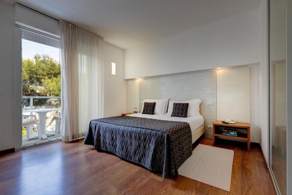 Отель Park Hotel Ermitage 4*