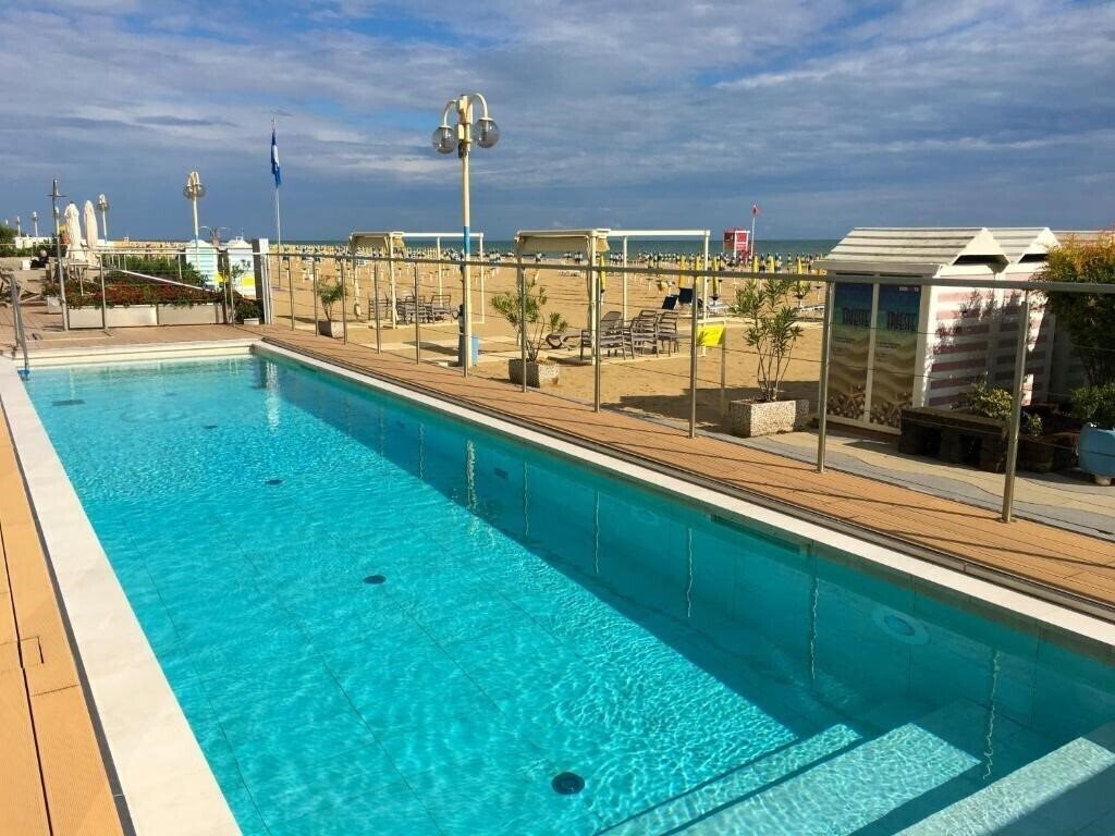 Готель Vidi Miramare & Delfino 4*