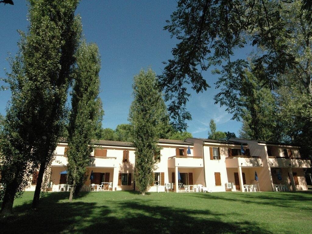 Готель Albarella Island Apartments 1*