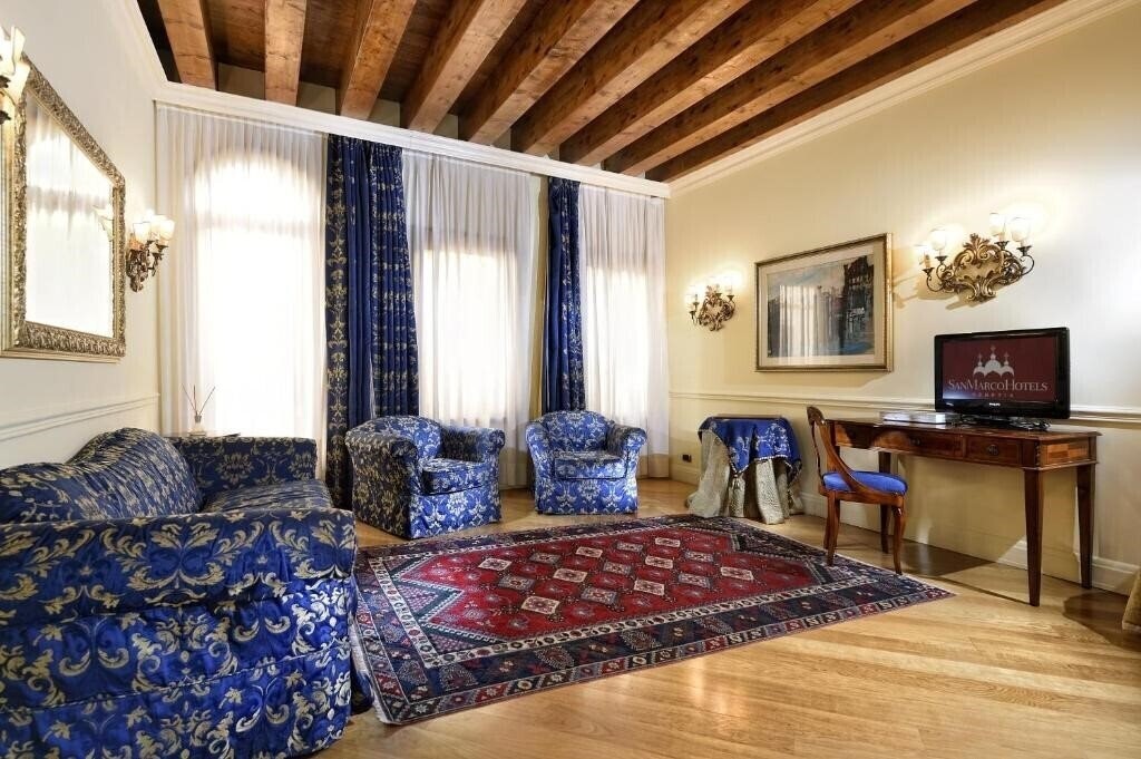 Отель San Marco Luxury Torre Dell Orologio 4*
