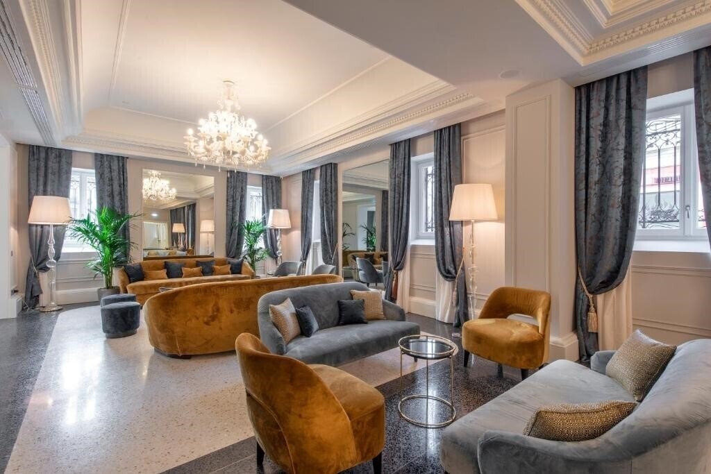Фотографія H10 Palazzo Canova 4*