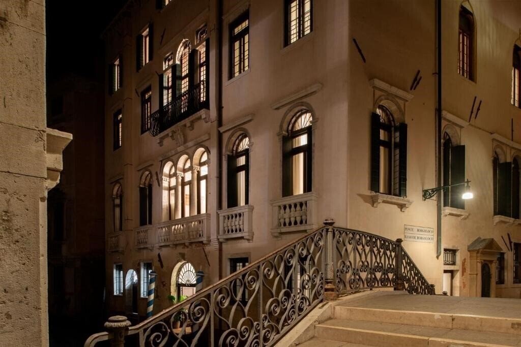 Фото Eight Venezia 5*
