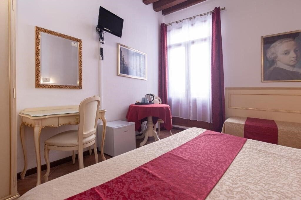 Изображение Locanda Ss. Giovanni E Paolo 2*