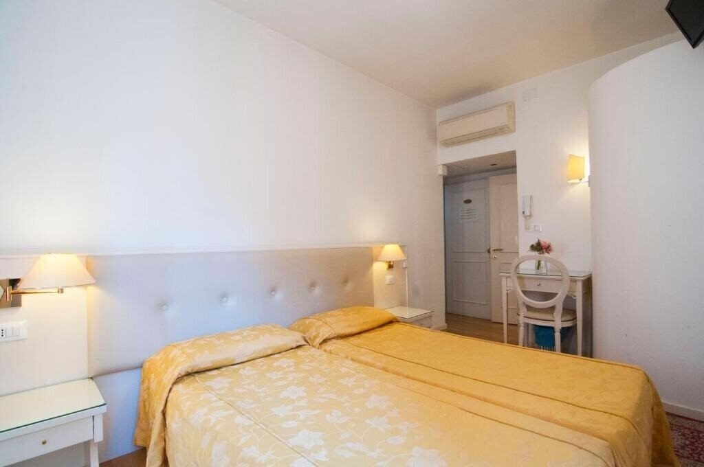 Зображення Albergo Ai Tolentini 1*