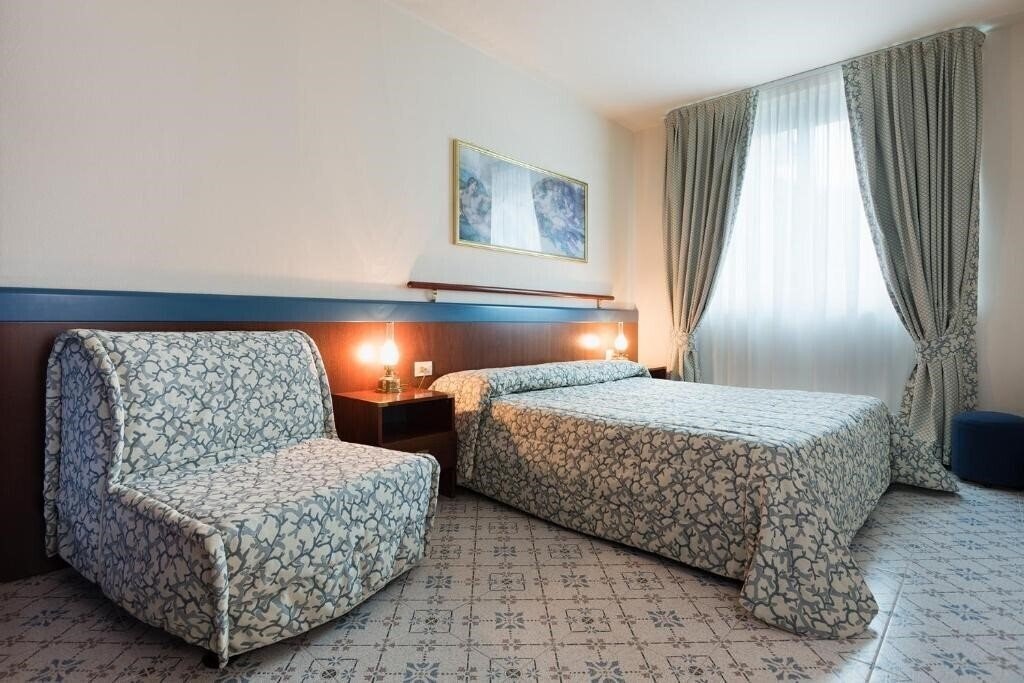 Картинка Aparthotel Holiday 4*