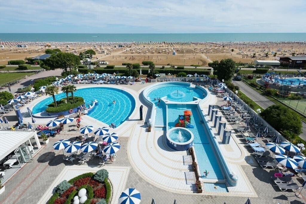 Готель Aparthotel Imperial 4*