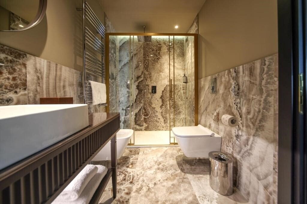 Фотографія U-Visionary Hotel 4*
