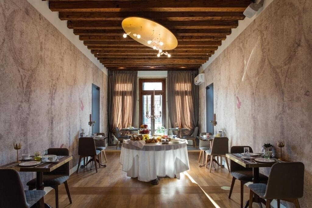 Картинка Riva Del Vin Boutique Hotel 3*