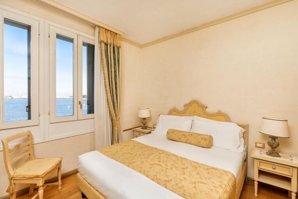 Фото Villa Laguna 4*