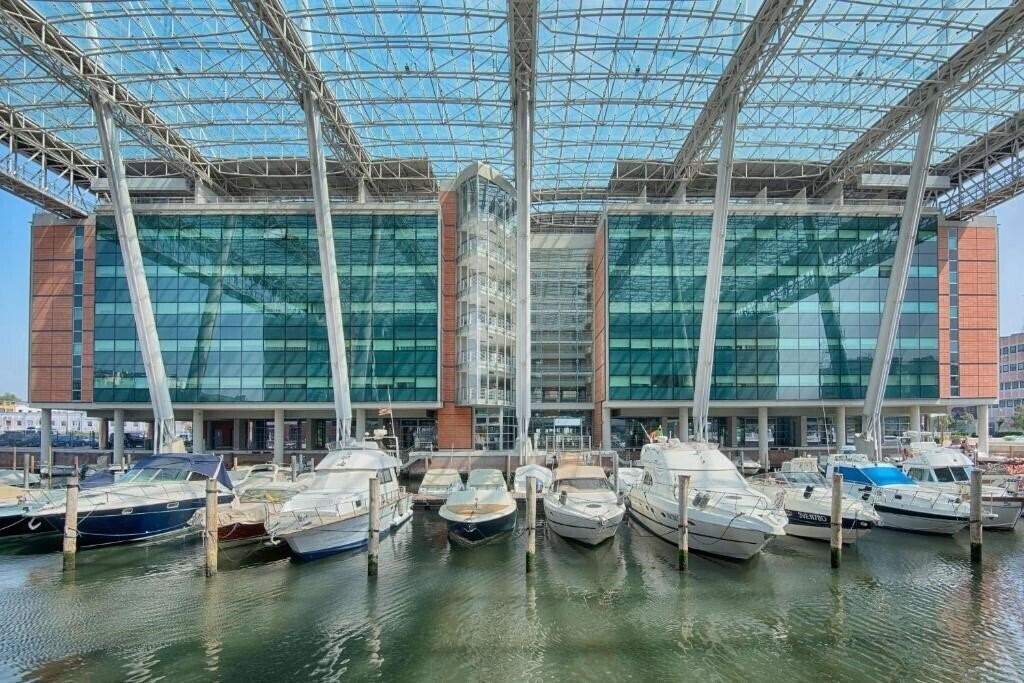 Готель Nh Laguna Palace 4*