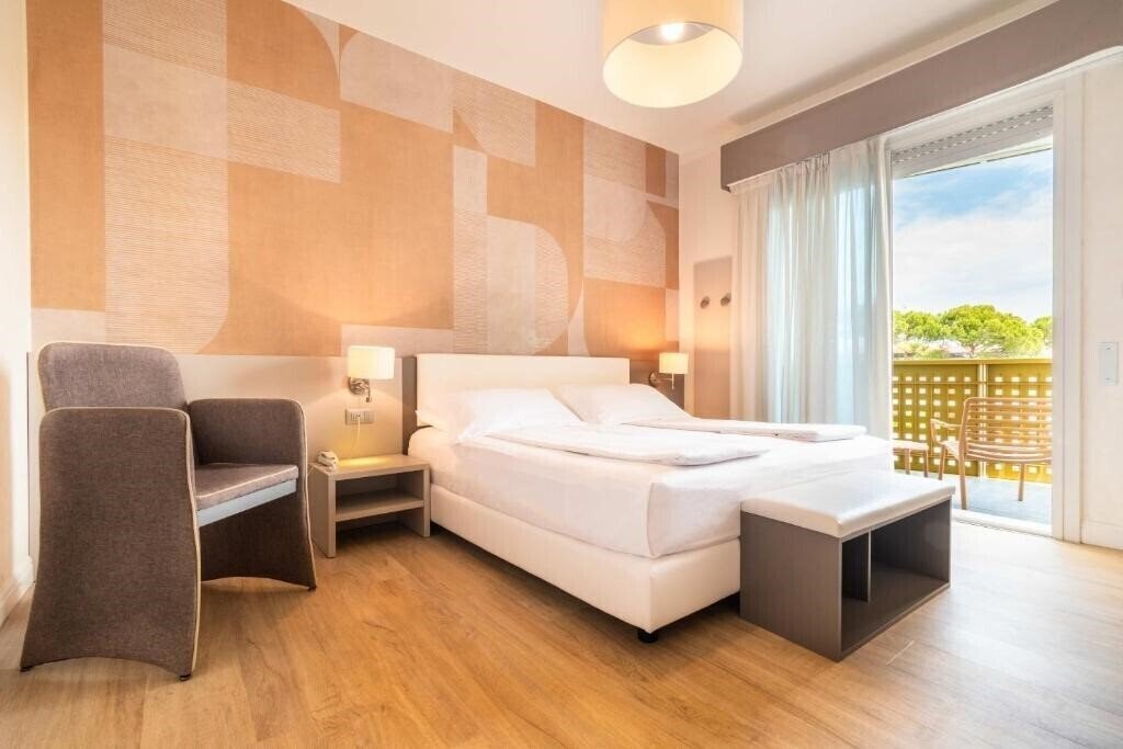 Фото Gran Hotel Esplanada 4*