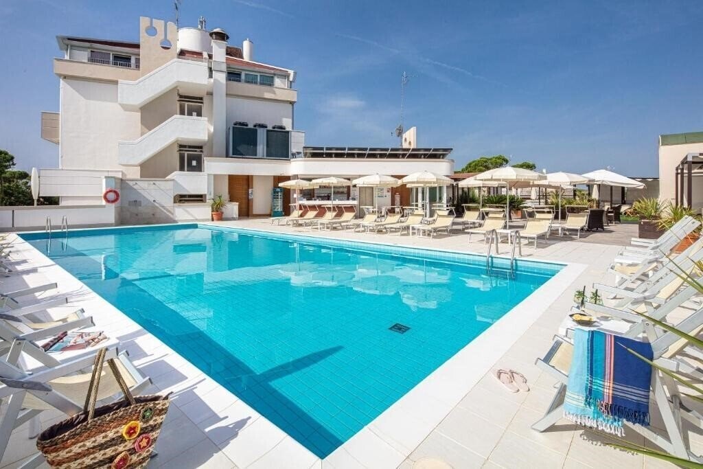 Готель Hotel Jasminum 4*