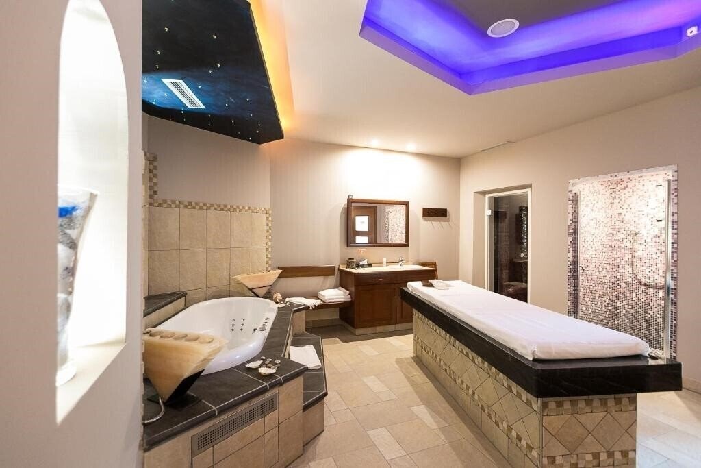 Фото Mediterranee Family & SPA Hotel 5*
