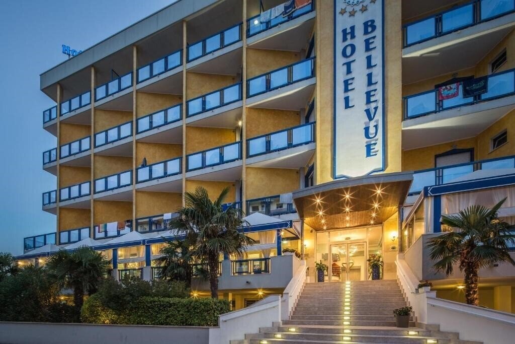 Отель Bellevue 4*