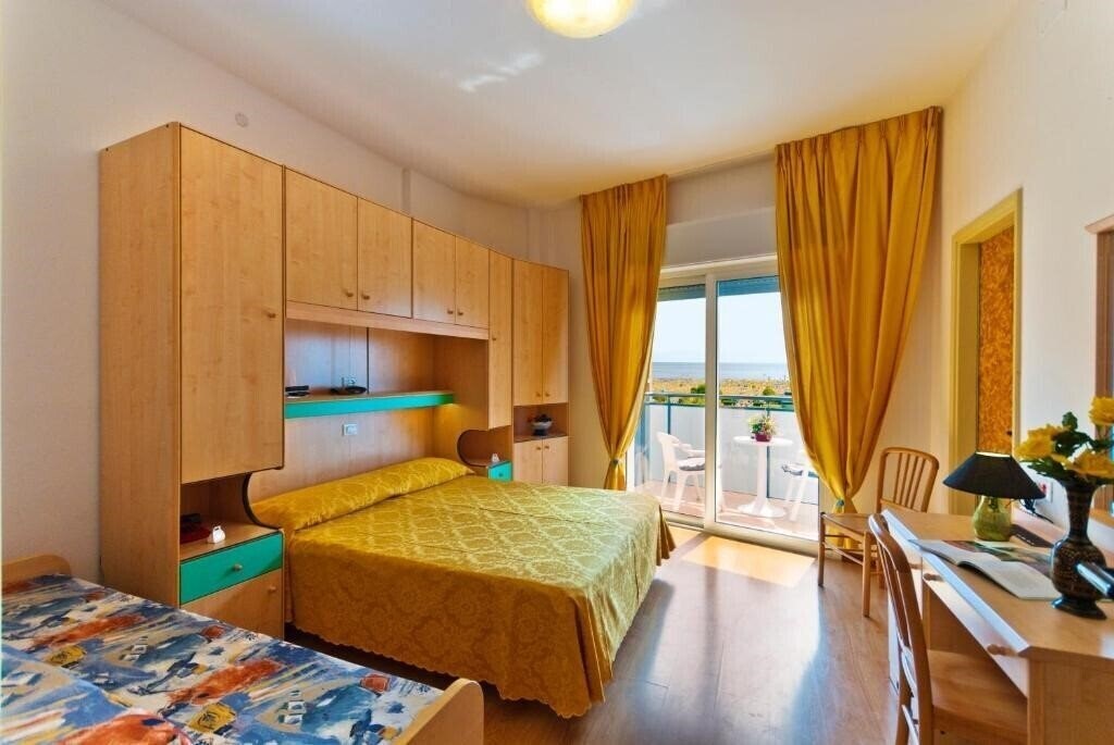 Фото Hotel Gimm 4*
