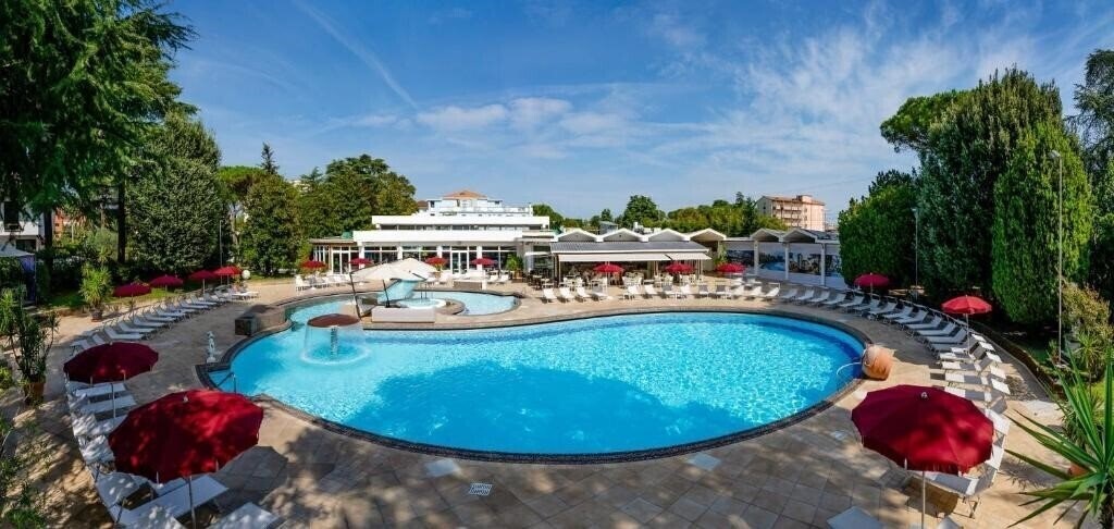 Отель Mioni Royal San 4*