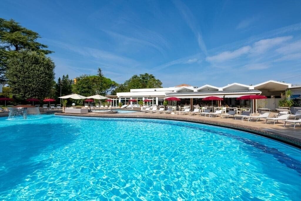 Фото Mioni Royal San 4*