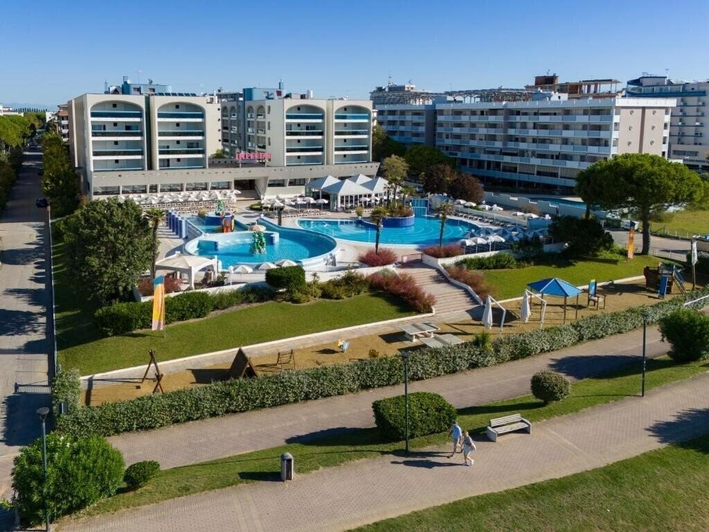 Готель Aparthotel Imperial 4*
