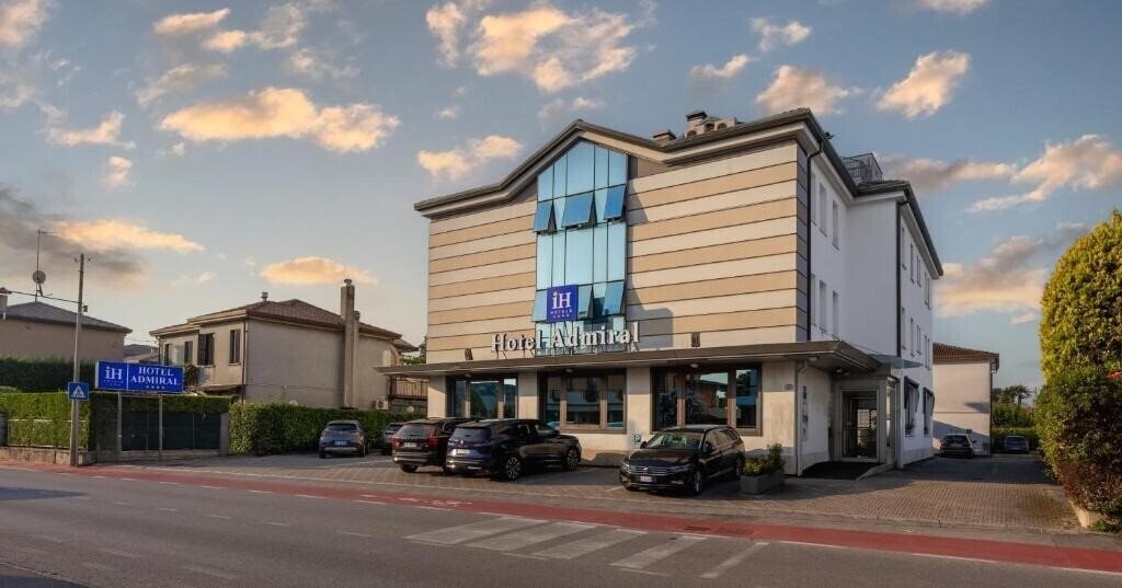 Готель IH Hotels Padova Admiral 4*