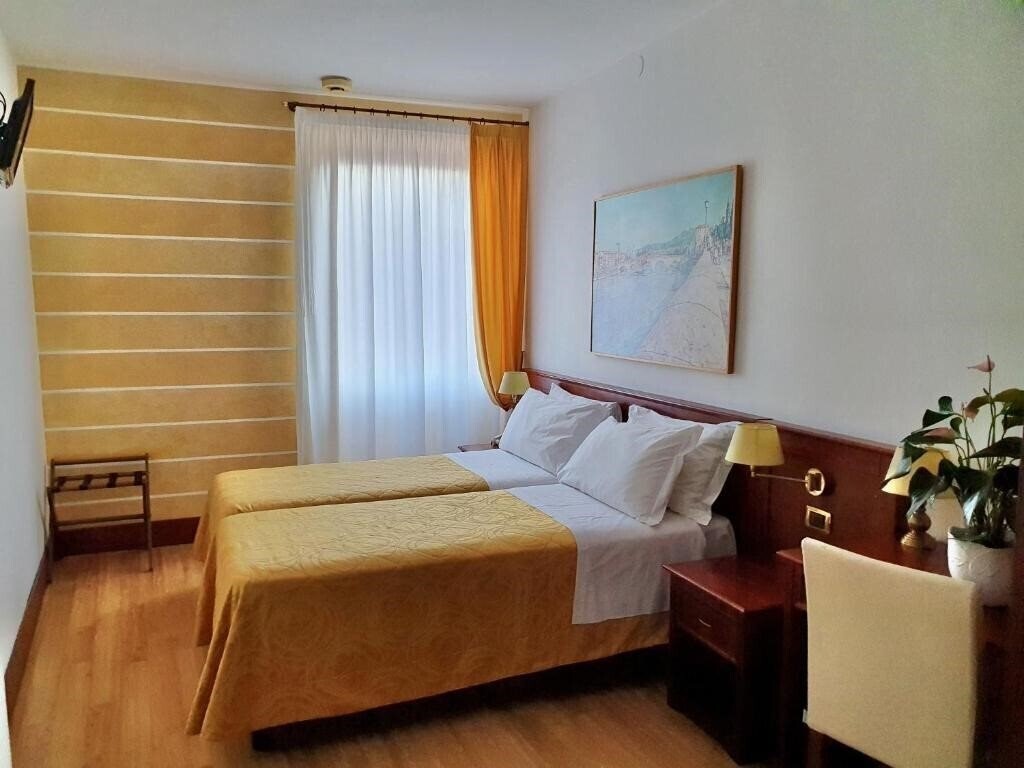 Фото Hotel Aurora 3*