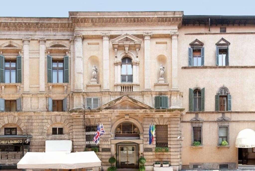 Отель Accademia 4*
