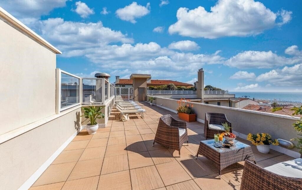 Готель Esplanade Hotel & Residence 4*