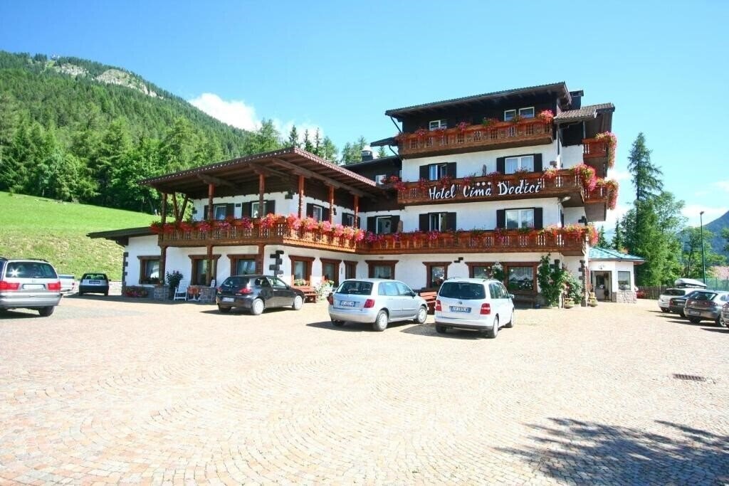 Фото Hotel Cima Dodici Vigo di Fassa 3*