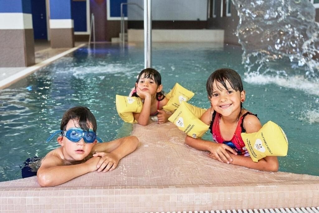 Отель Family Hotel Andes Only for Family Vigo di Fassa 4*