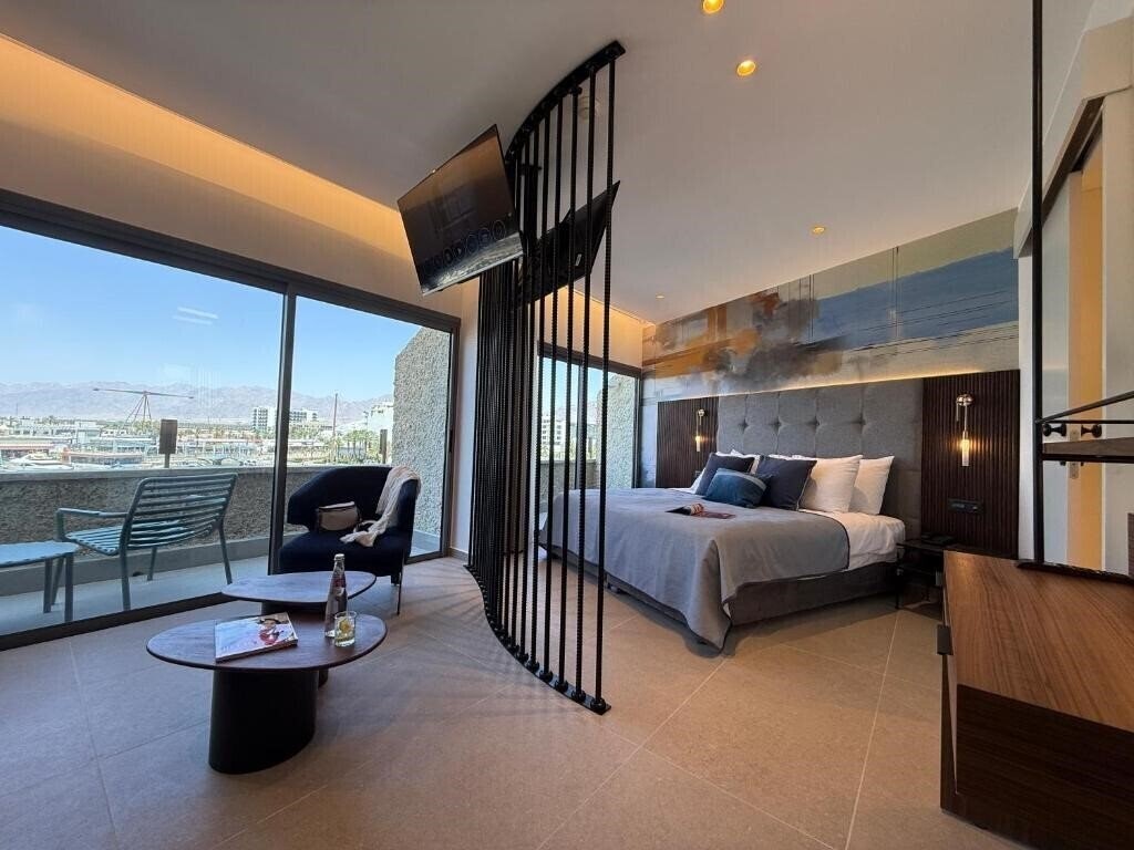 Фотография Caesar Premier 4*