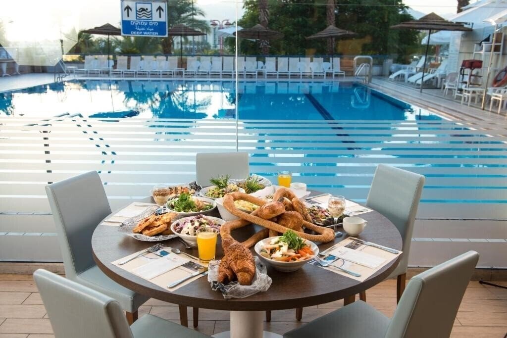 Готель Astral Topaz Hotel 3*